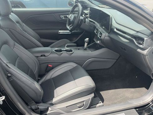 Used 2025 Ford Mustang GT Premium w/ GT Performance Package RWD image 26