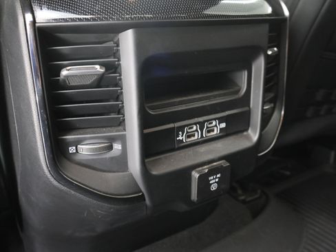 Used 2020 RAM 1500 Big Horn w/ Built-to-serve Edition AWD/4WD image 34