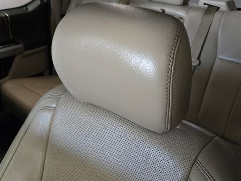 Used 2018 Ford F150 Lariat w/ Equipment Group 502A Luxury image 33