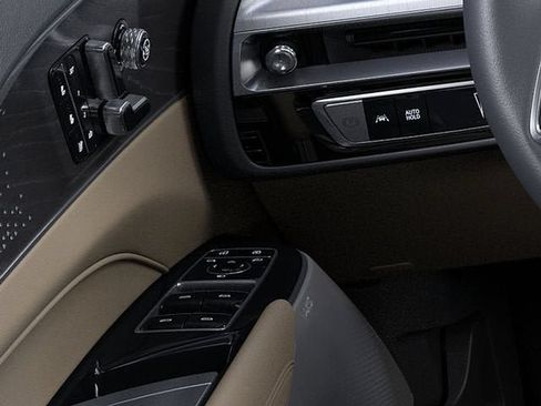 New 2026 Cadillac Lyriq Signature Sport w/ Nappa Leather Package AWD/4WD image 22