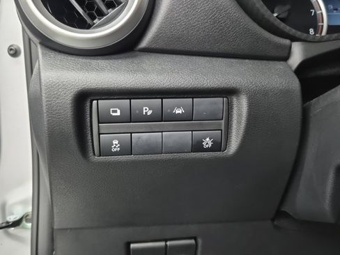 Used 2023 Nissan Versa S w/ Trunk Package image 21