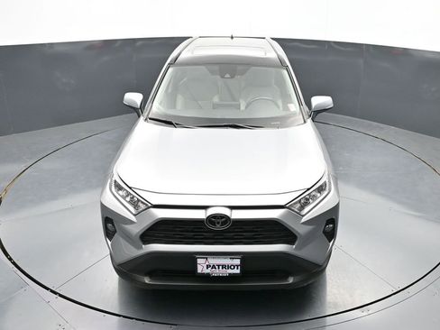 Used 2020 Toyota RAV4 XLE Premium FWD image 40
