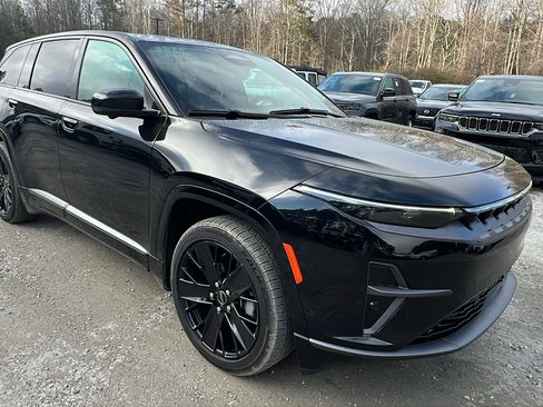 Used 2024 Jeep Wagoneer Launch Edition image 5