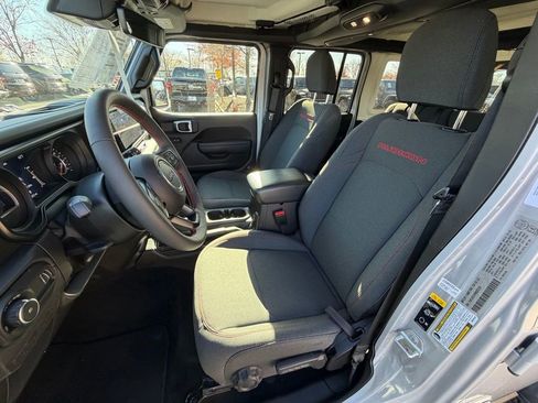 Certified 2024 Jeep Wrangler Unlimited Rubicon w/ Technology Group image 22