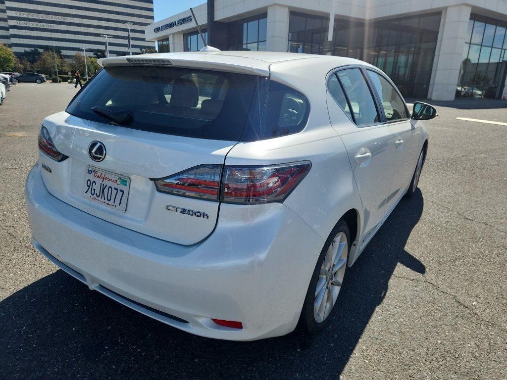Used 2013 Lexus CT 200h w/ Seat Comfort Pkg FWD image 5