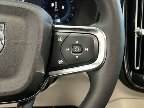 Certified 2023 Volvo XC40 B5 Plus w/ Climate Package image 13