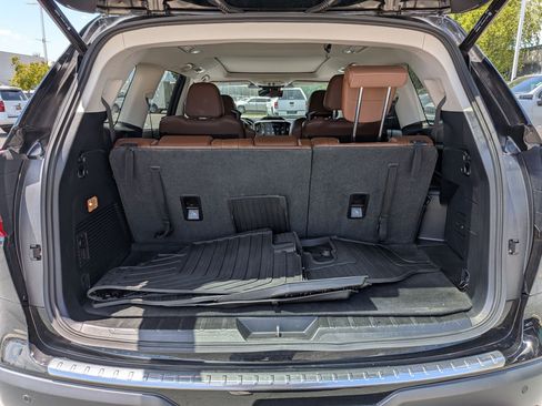 Used 2023 Subaru Ascent Touring AWD/4WD image 31