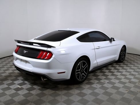Used 2019 Ford Mustang Premium RWD image 7
