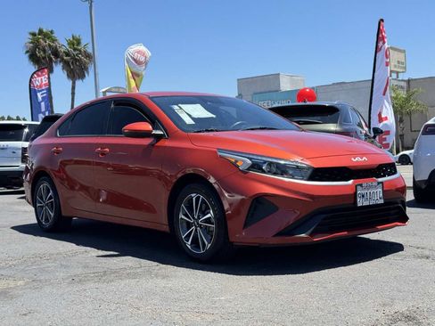 Used 2022 Kia Forte LXS FWD image 4