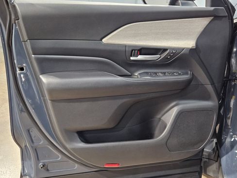 Used 2024 Toyota Grand Highlander AWD image 20
