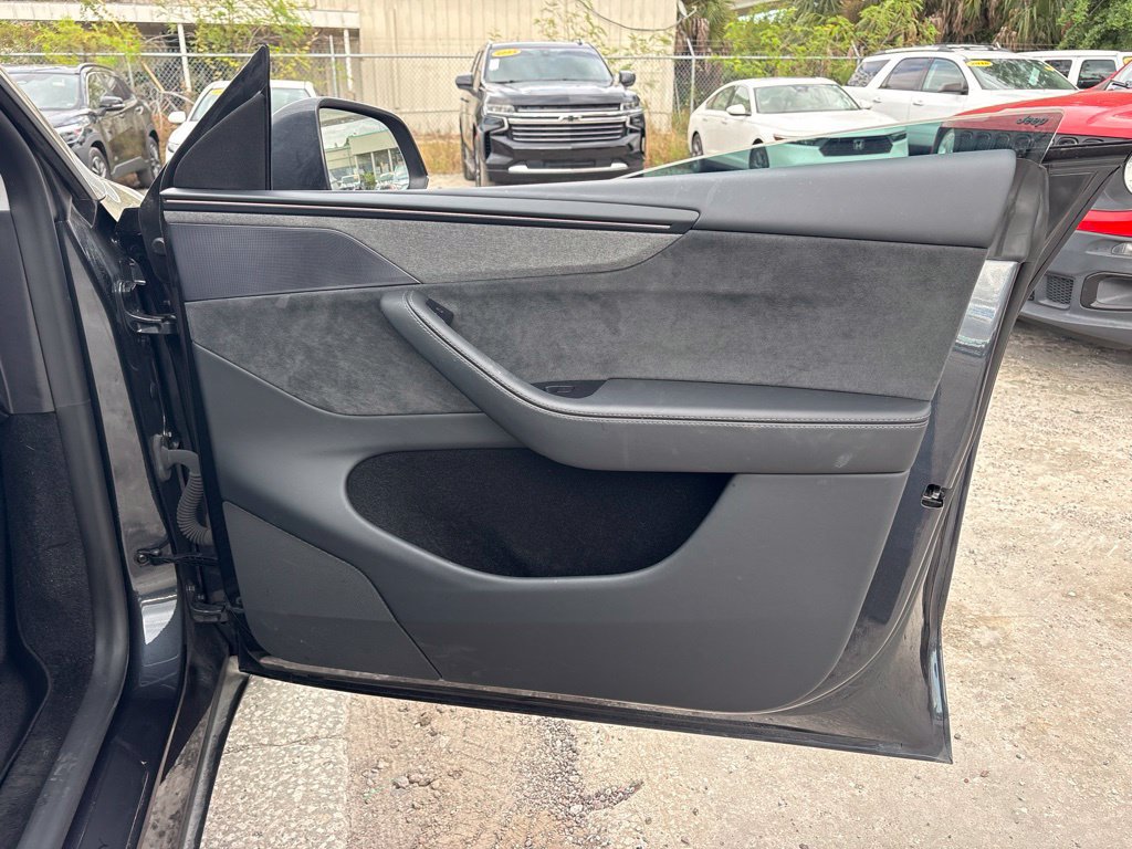 Used 2026 Tesla Model Y AWD image 22