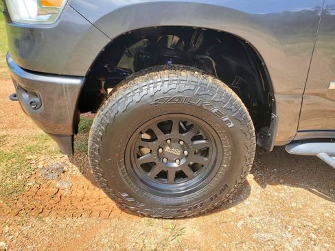 Used 2019 RAM 1500 Big Horn AWD/4WD image 3