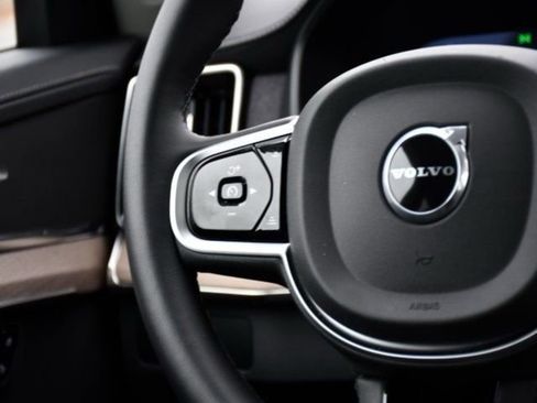 Certified 2025 Volvo XC90 B6 Plus image 20