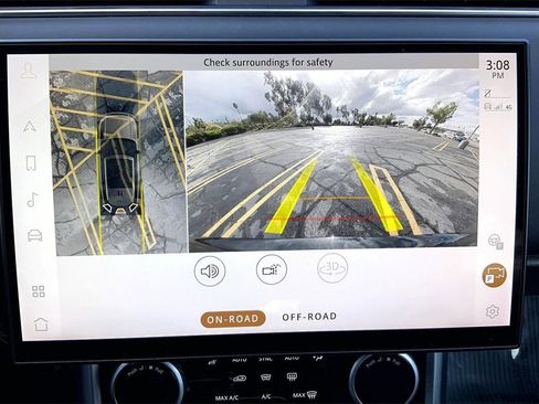 Used 2023 Land Rover Range Rover SE image 28