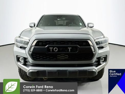 Used 2021 Toyota Tacoma TRD Off-Road w/ Technology Package AWD/4WD image 2