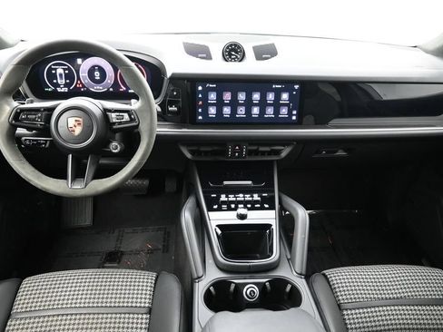 Certified 2025 Porsche Cayenne Coupe AWD/4WD image 6