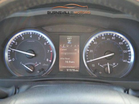 Used 2015 Toyota Highlander XLE image 19