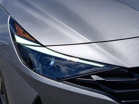 Used 2023 Hyundai Elantra SEL FWD image 10