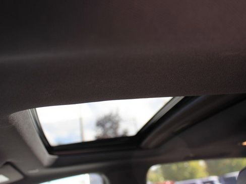 Used 2023 Chevrolet Colorado Z71 image 12