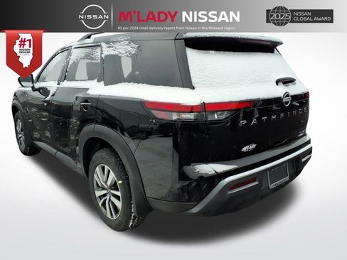 New 2026 Nissan Pathfinder SL image 5