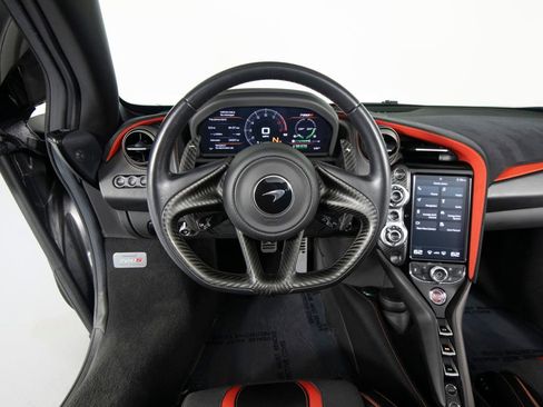 Used 2020 McLaren 720S Performance RWD image 19