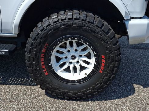 Used 2025 Ford Bronco 2-Door w/ Sasquatch Package AWD/4WD image 31