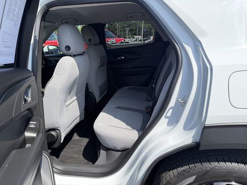 Used 2024 Chevrolet TrailBlazer LT FWD image 11