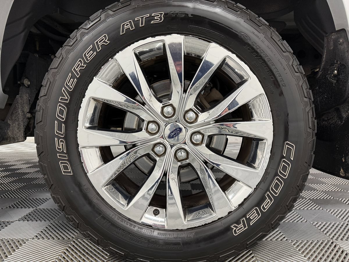 Used 2015 Ford F150 Lariat w/ Equipment Group 502A Luxury AWD/4WD image 34