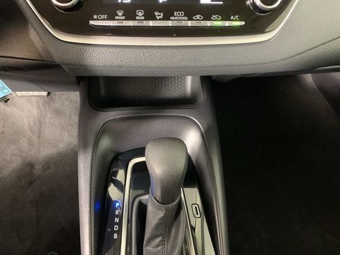 Used 2022 Toyota Corolla LE image 25