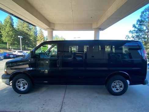 Used 2008 Chevrolet Express 1500 AWD Passenger w/ LT Preferred Equipment Group image 7