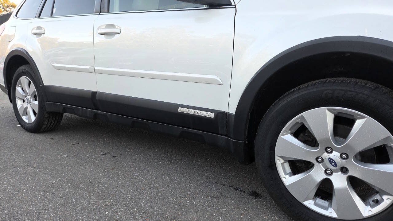 Used 2012 Subaru Outback 2.5i Limited AWD/4WD image 18