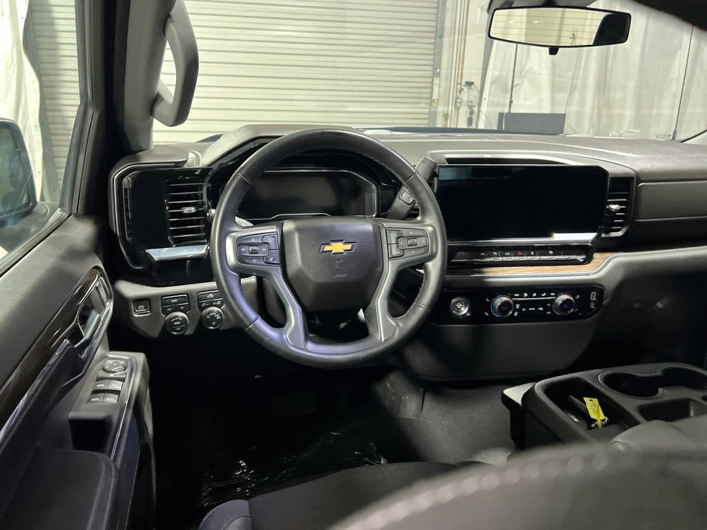 Used 2024 Chevrolet Silverado 1500 LT AWD/4WD image 22
