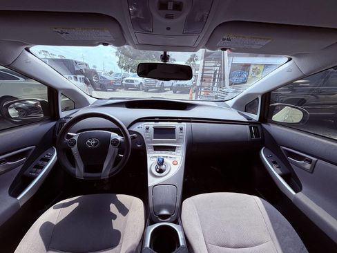 Used 2014 Toyota Prius Two image 15