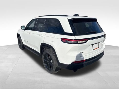 New 2025 Jeep Grand Cherokee Altitude image 3