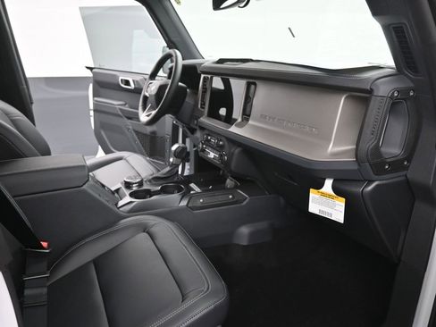 New 2025 Ford Bronco Outer Banks image 27