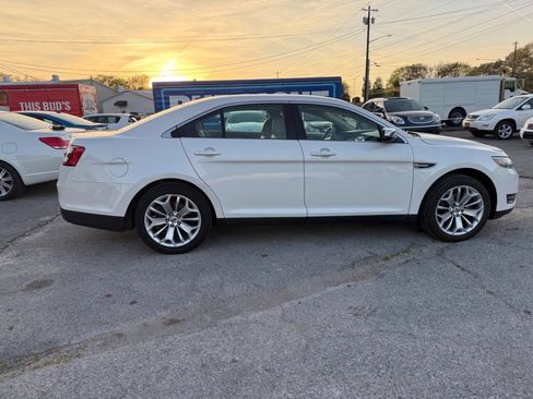 Used 2016 Ford Taurus Limited image 3