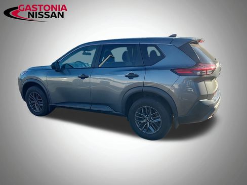Used 2023 Nissan Rogue S image 2
