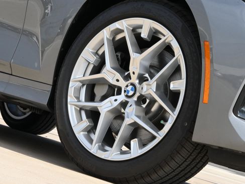 Used 2026 BMW 330i xDrive Sedan w/ Convenience Package AWD/4WD image 9