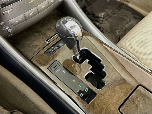 Used 2010 Lexus IS 350C RWD image 20