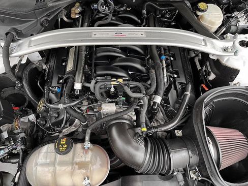 Used 2016 Ford Mustang Shelby GT350 w/ Technology Package image 31