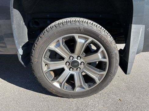 Used 2018 Chevrolet Silverado 1500 LTZ Z71 w/ LTZ Plus Package image 29