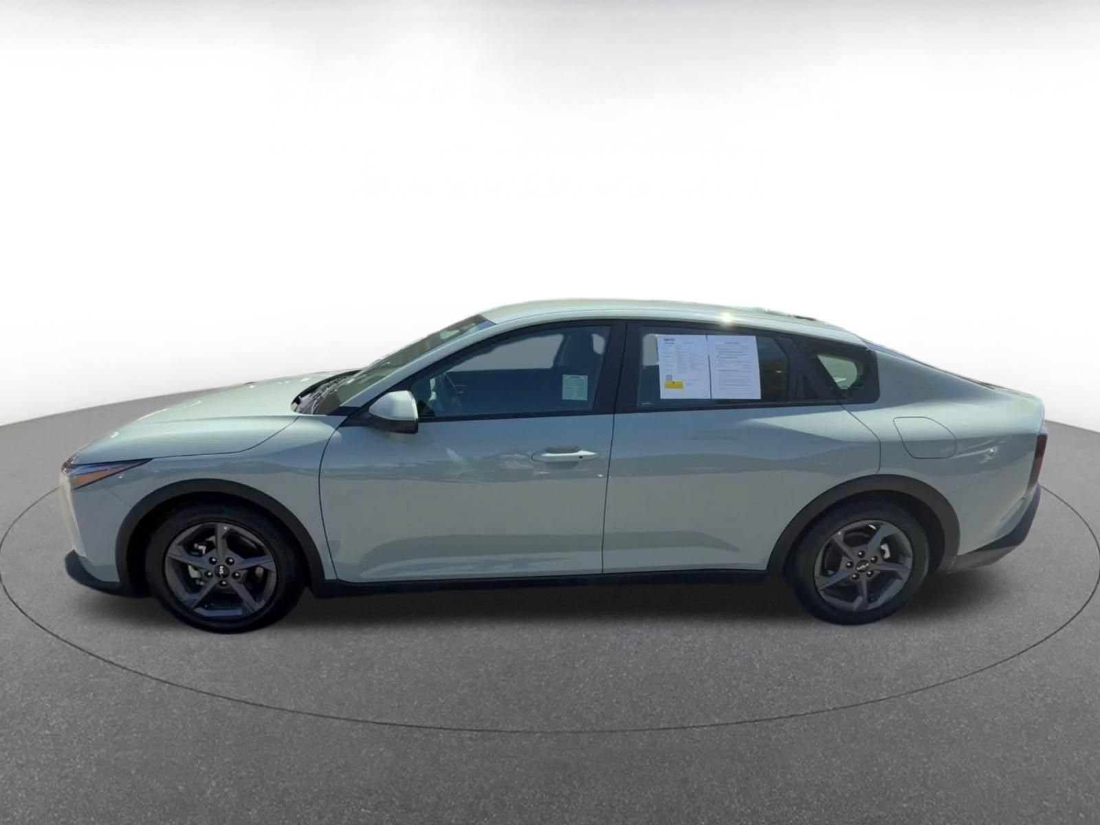 Used 2025 Kia K4 FWD image 8