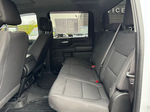 Used 2023 Chevrolet Silverado 2500 Custom w/ Custom Value Package image 4
