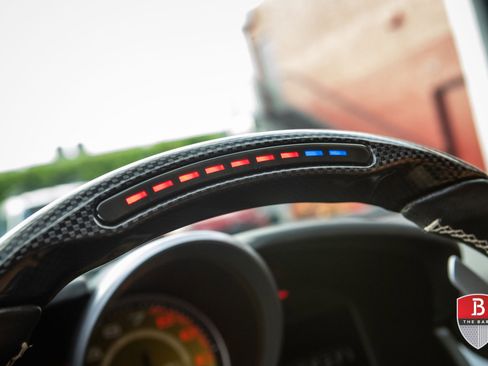 Used 2018 Ferrari GTC4Lusso T image 35