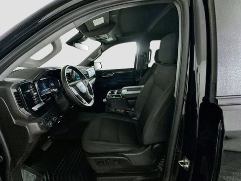 Used 2024 Chevrolet Silverado 1500 LT AWD/4WD image 13