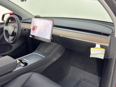 Used 2024 Tesla Model Y Performance image 14