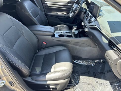 Used 2023 Nissan Altima 2.5 SL FWD image 16