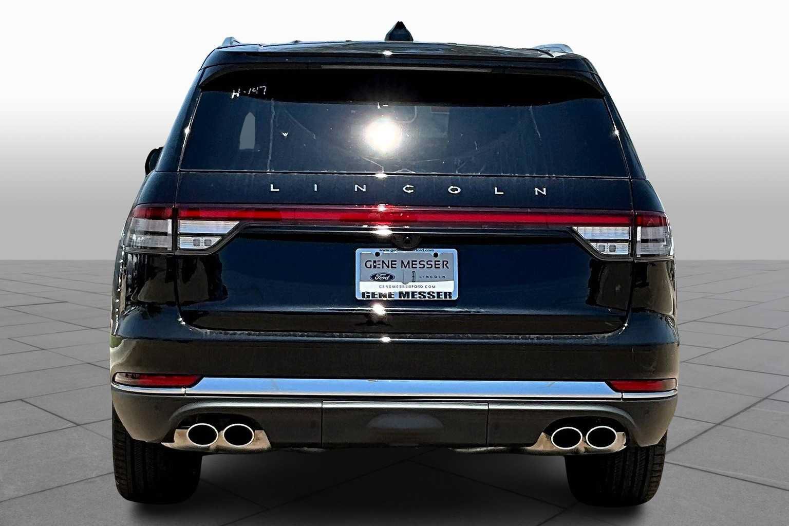 Used 2025 Lincoln Aviator Reserve w/ Luxury Package AWD/4WD image 4