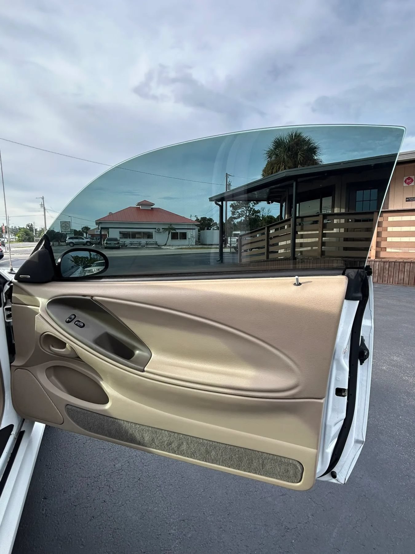Used 2004 Ford Mustang Convertible RWD image 24