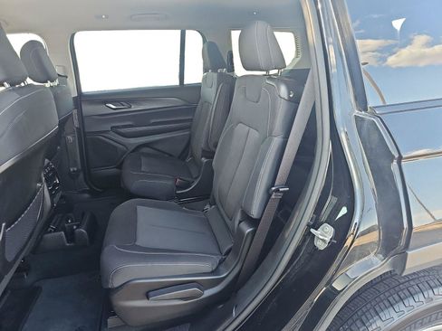Used 2023 Jeep Grand Cherokee L Laredo AWD/4WD image 24